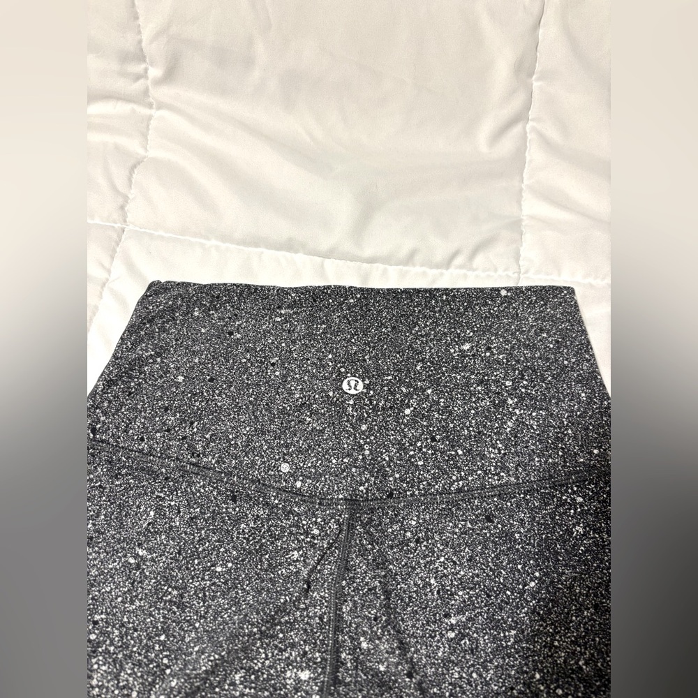 Lululemon grey speckled leggings size 4